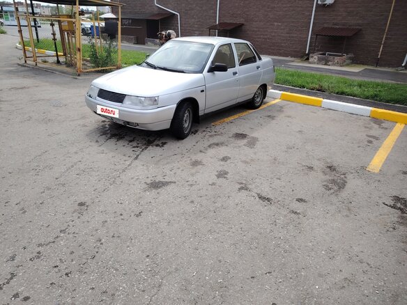 2002 Lada (ВАЗ) 2110, серебристый, 95000 рублей