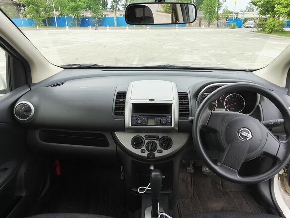 2010 Nissan Note I Рестайлинг, белый, 560000 рублей - вид 10