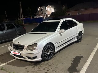 2005 Mercedes-Benz C-Класс 230 II (W203) Рестайлинг, белый, 960000 рублей, вид 1