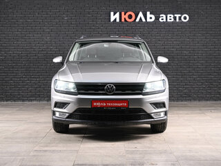 2017 Volkswagen Tiguan II, серебристый, 1830000 рублей, вид 2