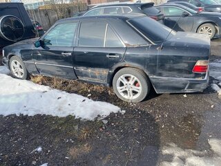 1993 Mercedes-Benz E-Класс 280 I (W124), чёрный, 280000 рублей, вид 4