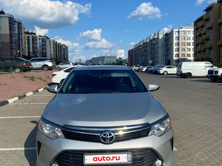 2016 Toyota Camry VII (XV50) Рестайлинг, серебристый, 2195000 рублей, вид 2