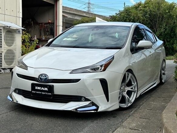 2022 Toyota Prius IV Рестайлинг (XW50), белый - вид 3
