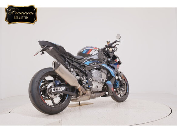 2023 BMW M 1000 R, чёрный, 1700000 рублей - вид 4