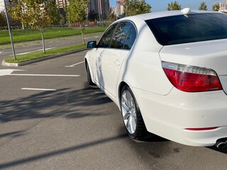2008 BMW 5 серии 525i V (E60/E61) Рестайлинг, белый, 1530000 рублей, вид 4