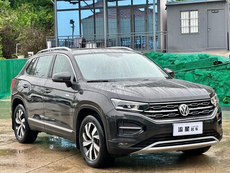 2022 Volkswagen Tayron I, чёрный, 1840000 рублей, вид 3
