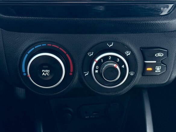 2014 Kia Rio 5-speed III, белый - вид 17