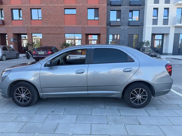 2013 Chevrolet Cobalt II, серый, 450000 рублей - вид 3