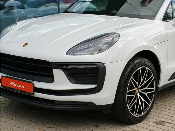 2022 Porsche Macan I Рестайлинг 2, белый, 6300000 рублей - вид 3