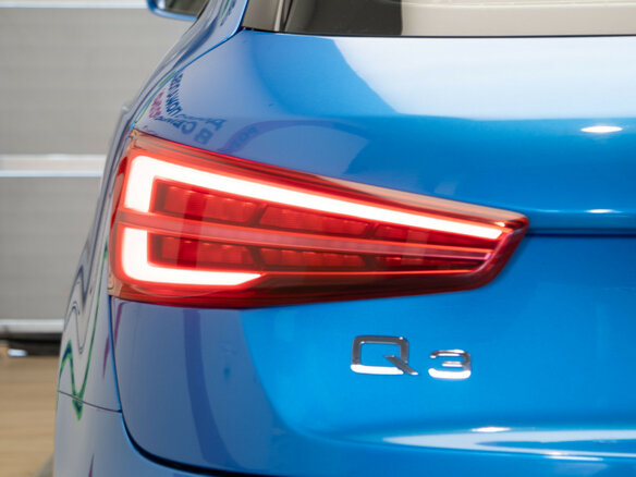 2015 Audi Q3 I (8U) Рестайлинг, голубой, 2125000 рублей - вид 33