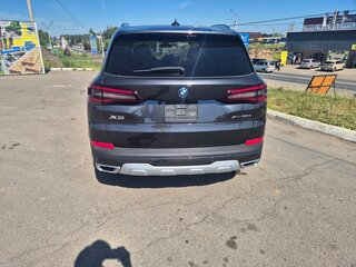 2022 BMW X5 45e IV (G05/G18), серый, 7499999 рублей, вид 5
