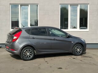 2015 Hyundai Solaris I Рестайлинг, серый, 870000 рублей, вид 5