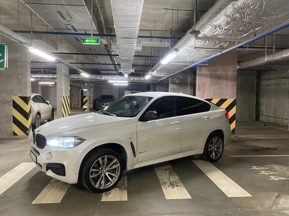 2017 BMW X6 40d II (F16), белый, 3800000 рублей - вид 1
