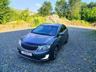 2013 Kia Rio 5-speed III, серый, 850000 рублей, вид 2