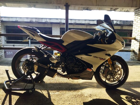 2010 Triumph Daytona 675, белый, 849000 рублей - вид 24