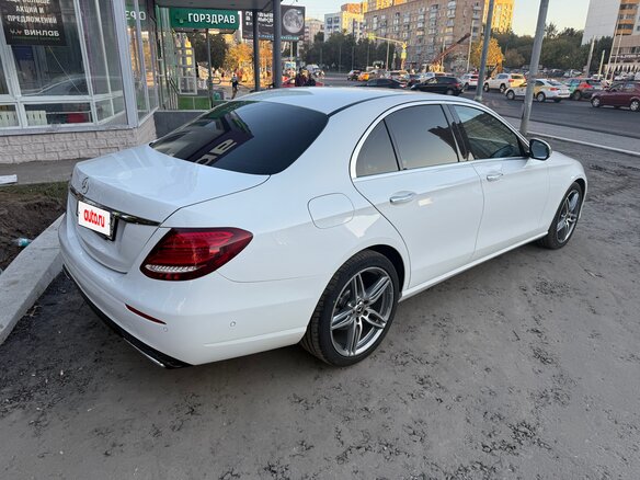 2020 Mercedes-Benz E-Класс 220 d V (W213, S213, C238), белый, 3000000 рублей - вид 4