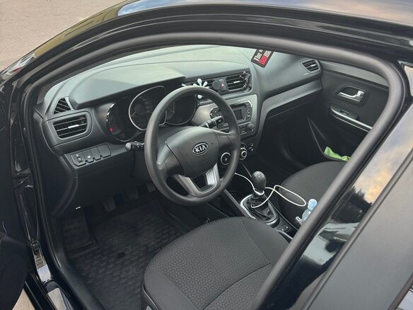 2012 Kia Rio 5-speed III, чёрный, 1050000 рублей - вид 7