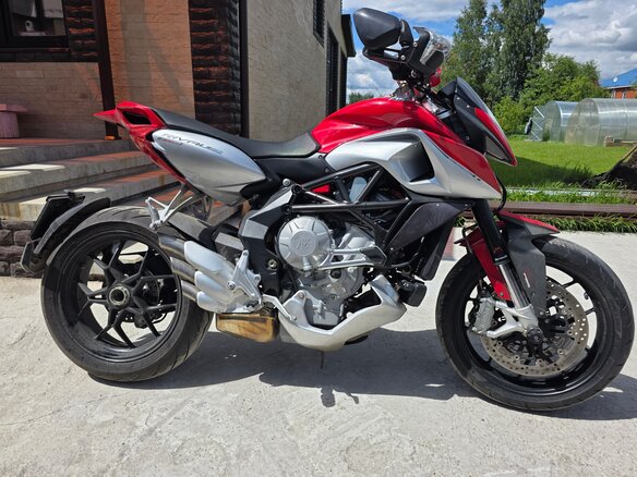 2014 MV Agusta Rivale 800, красный, 600000 рублей - вид 1