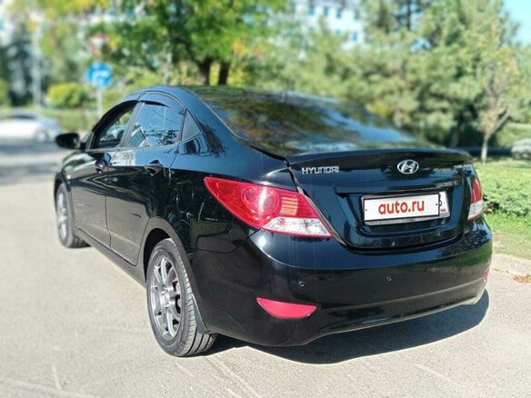 2013 Hyundai Solaris I, чёрный, 1030000 рублей - вид 5