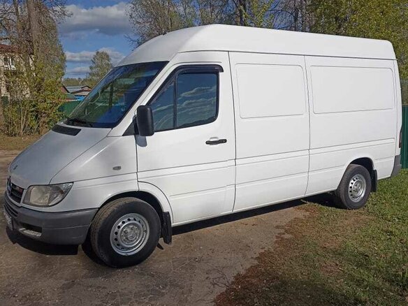 2013 Mercedes-Benz Sprinter, белый, 1600000 рублей - вид 3