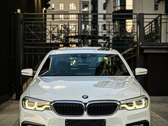 2018 BMW 5 серии 530i xDrive VII (G30/G31/G38), белый, 4575000 рублей - вид 38