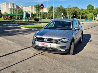 2020 Volkswagen Tiguan II, серый, 3100000 рублей, вид 2