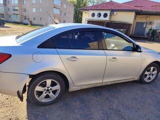 2012 Chevrolet Cruze I, серебристый, 350000 рублей, вид 4