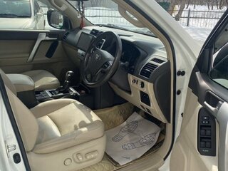 2021 Toyota Land Cruiser Prado 150 Series Рестайлинг 3, белый, 3800000 рублей, вид 3