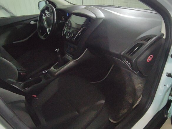 2013 Ford Focus III, белый, 599000 рублей - вид 4