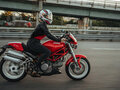 2005 Ducati Monster S2R, красный - вид 5