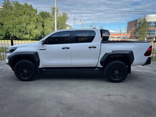 2025 Toyota Hilux VIII Рестайлинг 2, белый, 8000000 рублей, вид 2