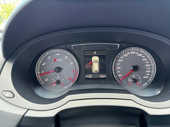 2015 Audi RS Q3 I (8U) Рестайлинг, синий, 4400000 рублей - вид 10