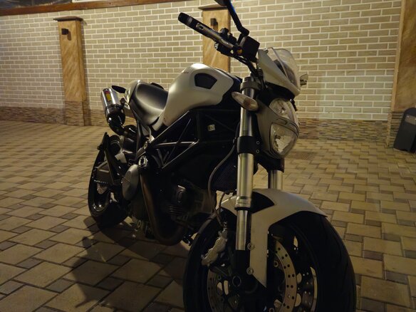 2013 Ducati Monster 696, белый, 490000 рублей - вид 5