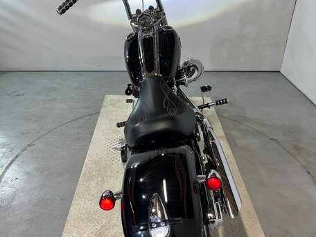 2008 Harley-Davidson Rocker C, чёрный, 910000 рублей, вид 4