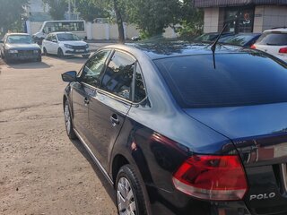 2014 Volkswagen Polo V, синий, 1050000 рублей, вид 3