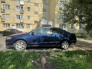 2005 Volkswagen Passat B6, синий, 700000 рублей, вид 4