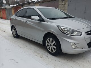 2012 Hyundai Solaris I, серебристый, 910000 рублей, вид 3