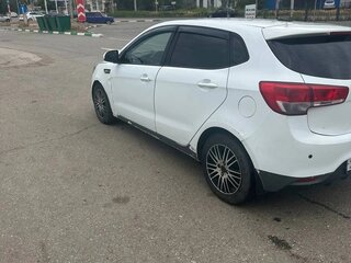 2017 Kia Rio III Рестайлинг, белый, 420000 рублей, вид 2