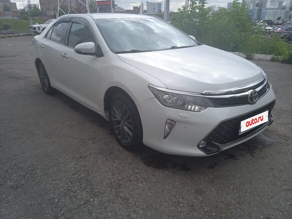 2018 Toyota Camry VII (XV50) Рестайлинг 2, белый, 2000000 рублей - вид 3
