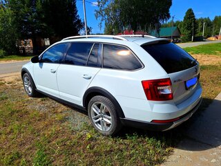 2017 Skoda Octavia Scout III (A7), белый, 2200000 рублей, вид 3