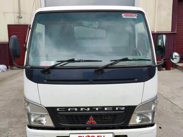 2004 Fuso (Mitsubishi) Canter, белый, 1900000 рублей