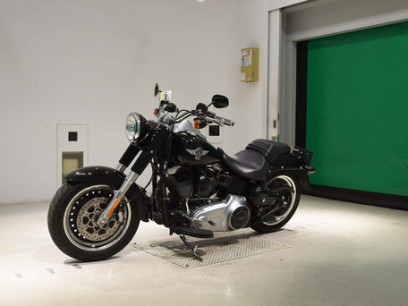 2016 Harley-Davidson Fat Boy, чёрный, 1092555 рублей, вид 3
