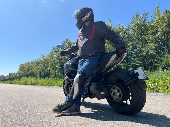 2013 Ducati Diavel, чёрный, 999999 рублей - вид 2