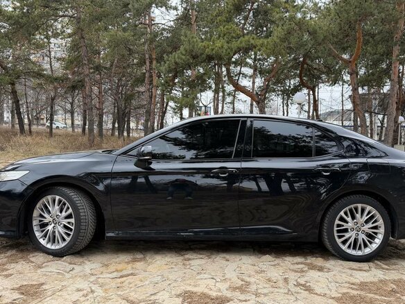 2018 Toyota Camry VIII (XV70), чёрный, 2720000 рублей - вид 8