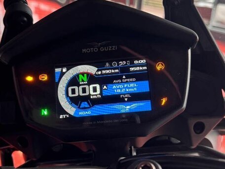 2021 Moto Guzzi V85 TT, зелёный, 1060000 рублей, вид 3
