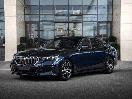 2025 BMW 5 серии 520i VIII (G60/G61/G68), чёрный, 6450000 рублей, вид 1