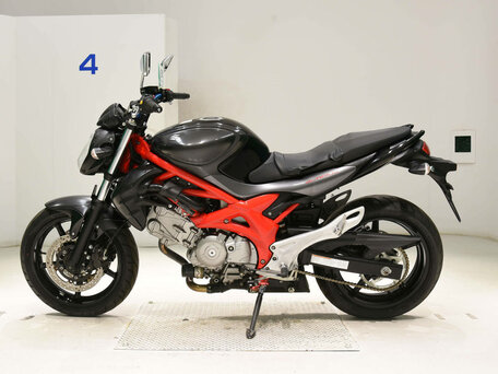 2014 Suzuki SFV 650 Gladius, чёрный, 421213 рублей, вид 2