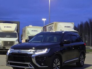 2021 Mitsubishi Outlander III Рестайлинг 3, чёрный, 2250000 рублей, вид 3