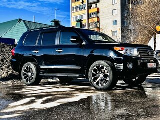 2014 Toyota Land Cruiser 200 Series Рестайлинг 1, чёрный, 4600000 рублей, вид 1