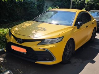2021 Toyota Camry VIII (XV70) Рестайлинг, жёлтый, 2300000 рублей, вид 1